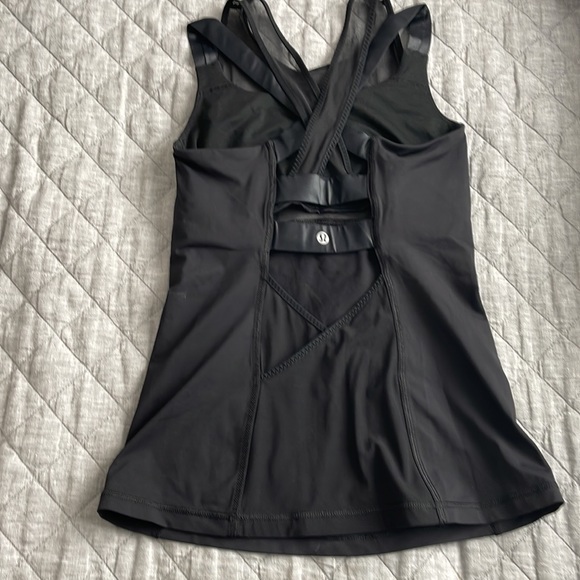 Black Lululemon Workout Top - Picture 2 of 3
